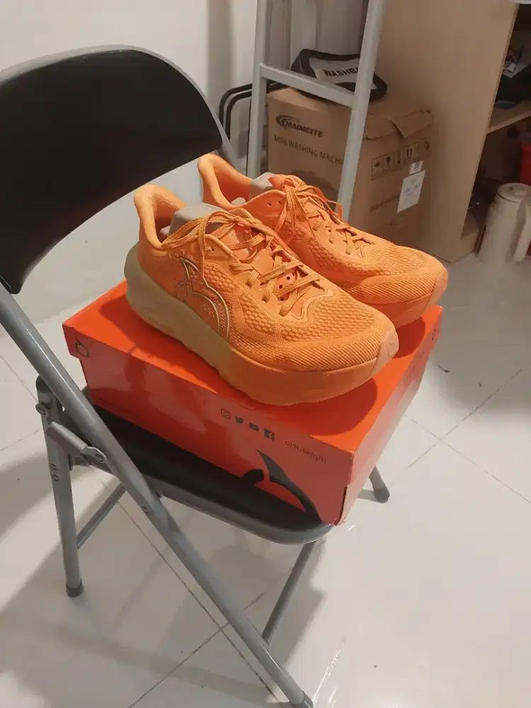 SEPATU RUNNING
ORTUSEIGHT HYPERBLAST 2.1 HYPERBLAST
SHADOW ukuran 46