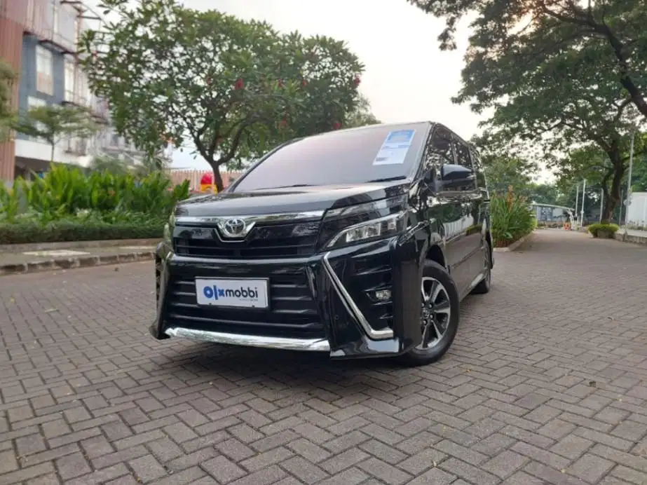 DP 5% Toyota Voxy 2.0 AT 2019 Hitam CBICB
