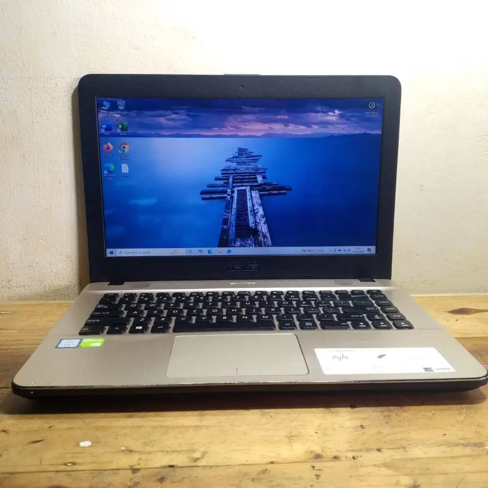 Asus core i3-6006U Ram 4 GB Dual VGA SSD 120 GB + HDD 320 GB