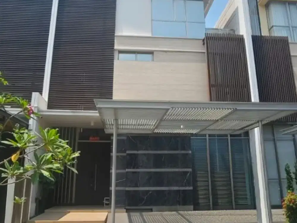 Rumah Golf Island Signature Pik, Uk 10X25 (3 Lantai) Termurah