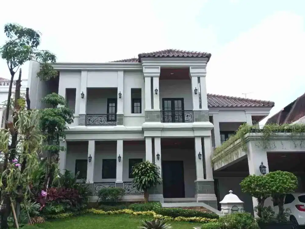disewakan rumah bagus , mewah, ada kolam renang, dalam cluster.