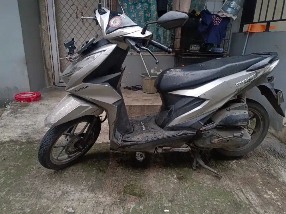 Honda Beat Deluxe LED ISS Tahun 2021 Pajak Hidup Mesin Halus Siap Gass