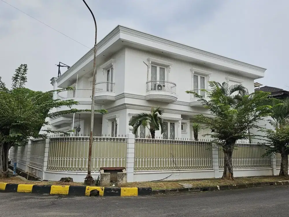 Rumah Mewah Siap Huni di Perumahan Intercon Kebon Jeruk