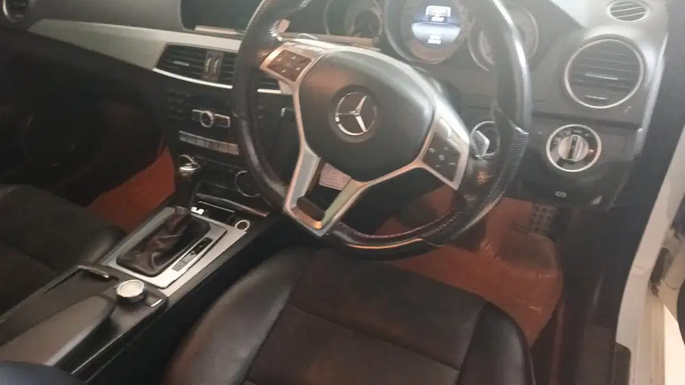 Mercedes-Benz C250 2014 Bensin