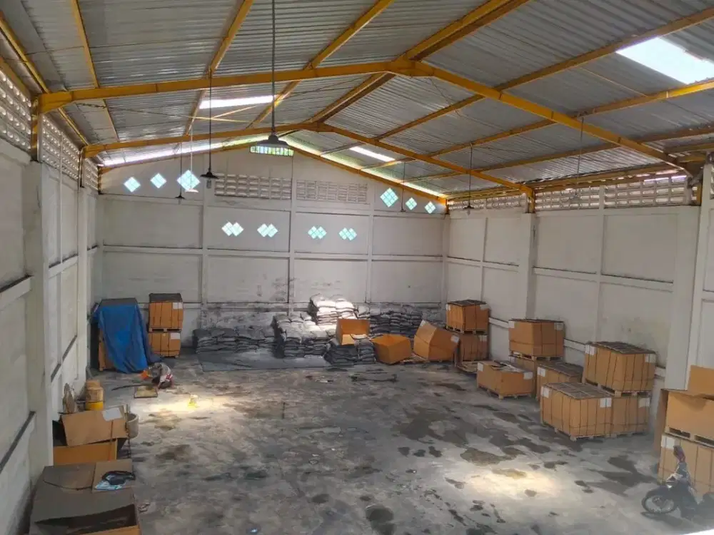 Gudang Raya Tropodo dekat Juanda, Gedangan, Aloha (DND)