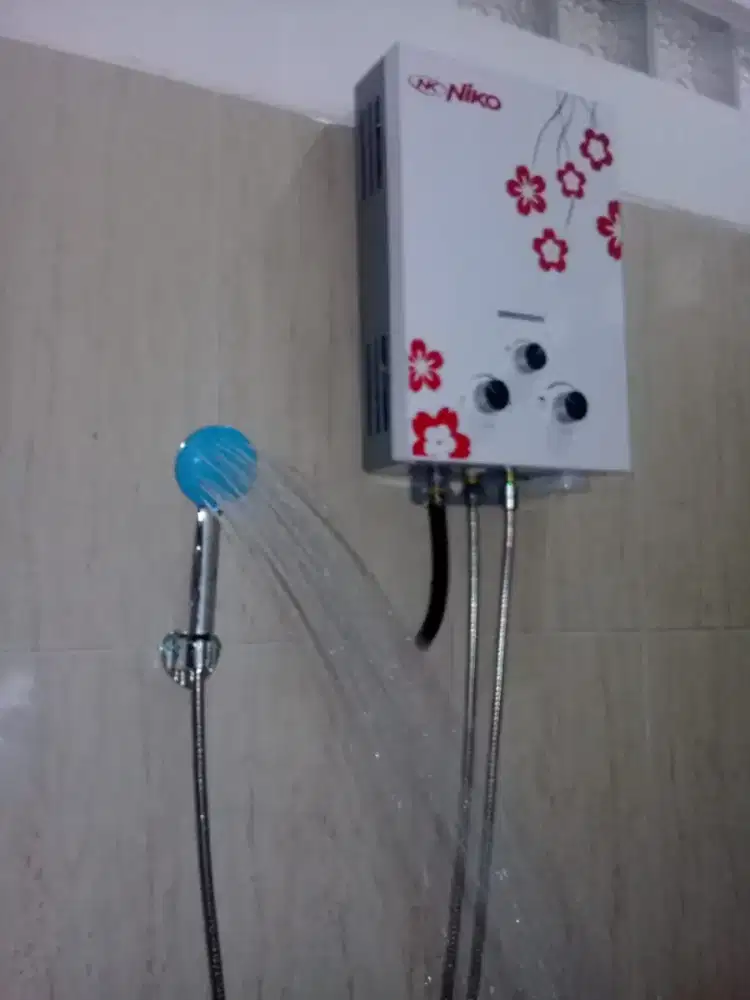 (Pemanas Air Kamar Mandi Merk Niko)