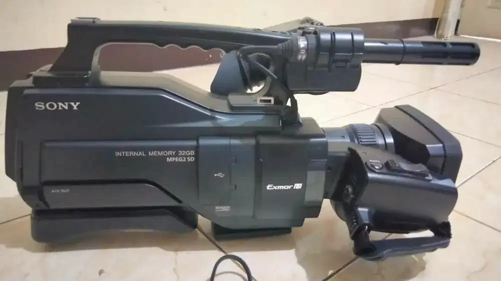 Dijual cepat Sony DCR - SD 1000 E