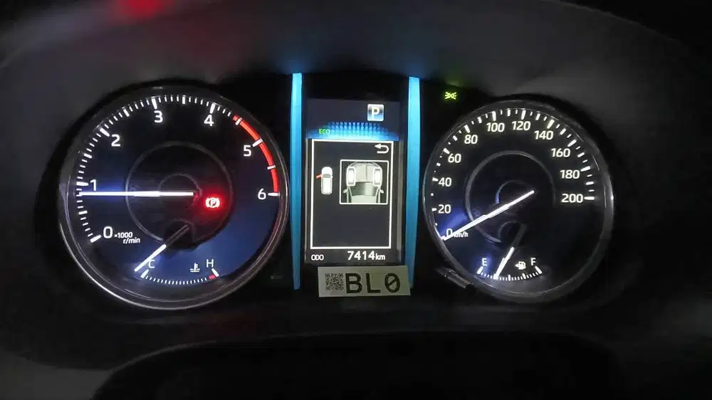 Toyota fortuner putih