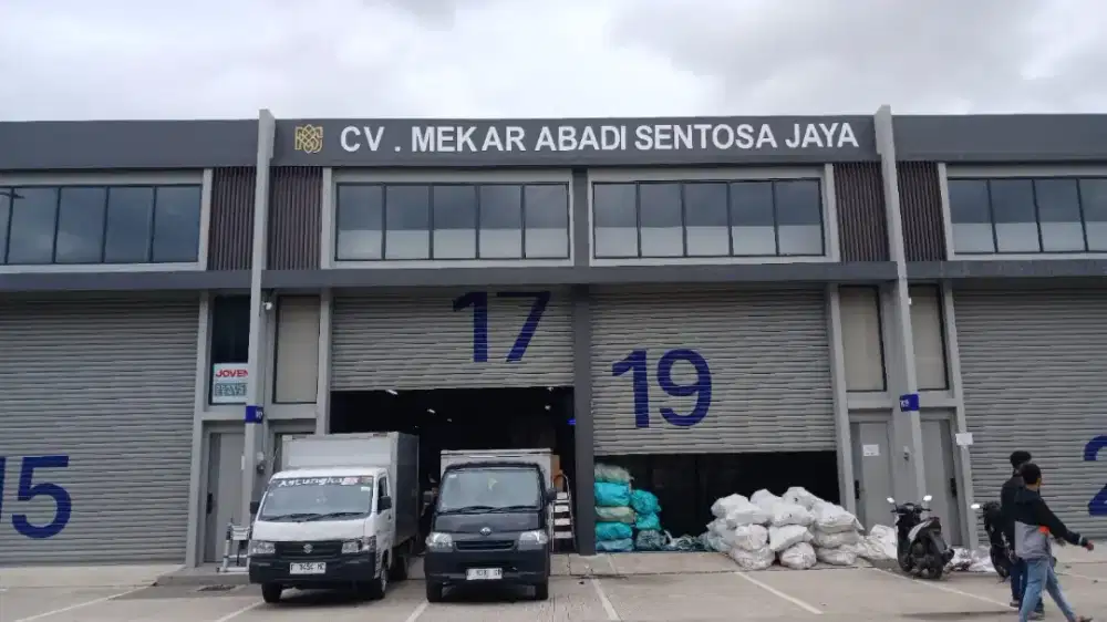 Loker Packing / Packer Market Place