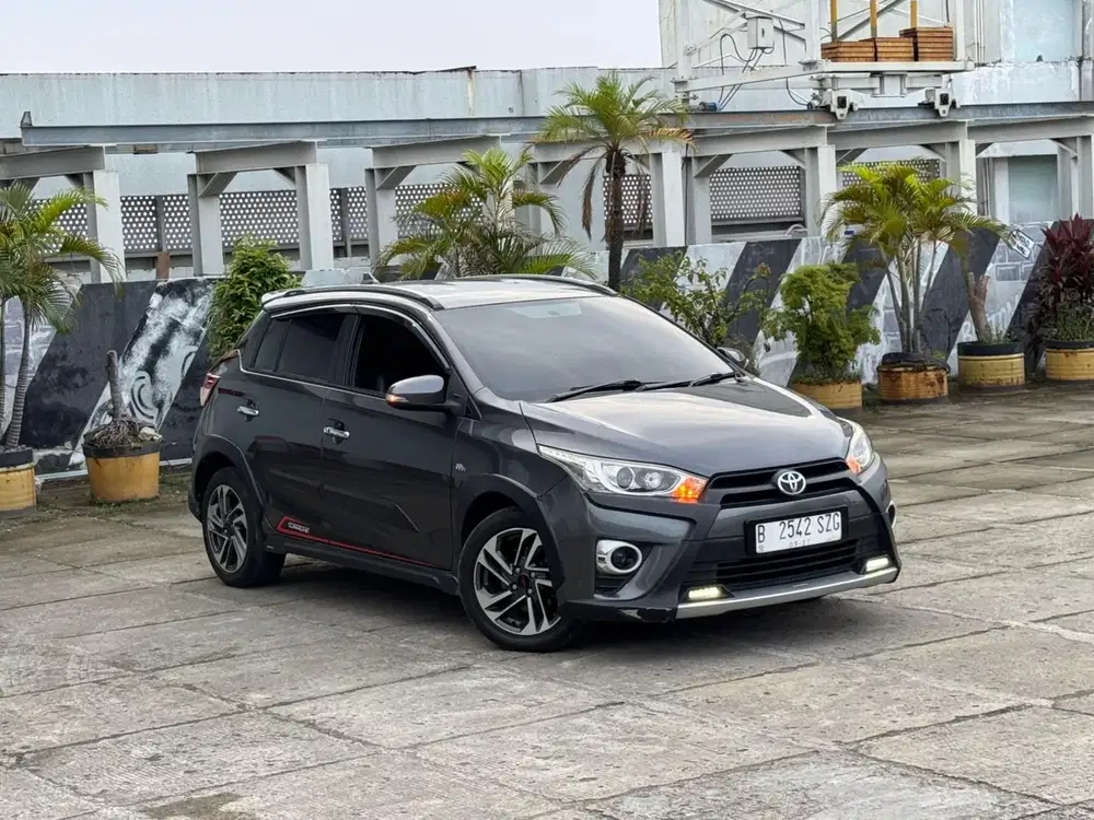 Toyota Yaris Hykers AT 2017 / 2018 Matic Plat Genap Istimewa