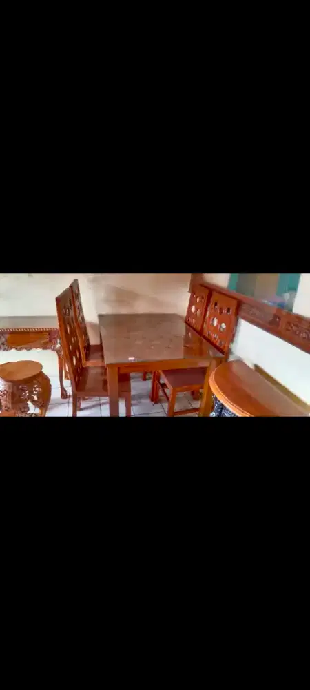 Meja makan kayu jati