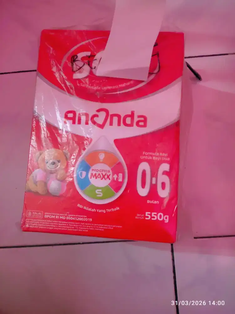Susu sgm 3 kotak dan pampers sweety new born isi 40
