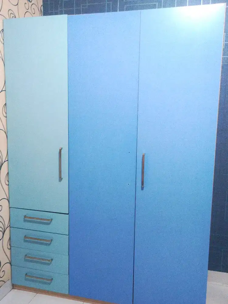 Lemari 3 pintu second