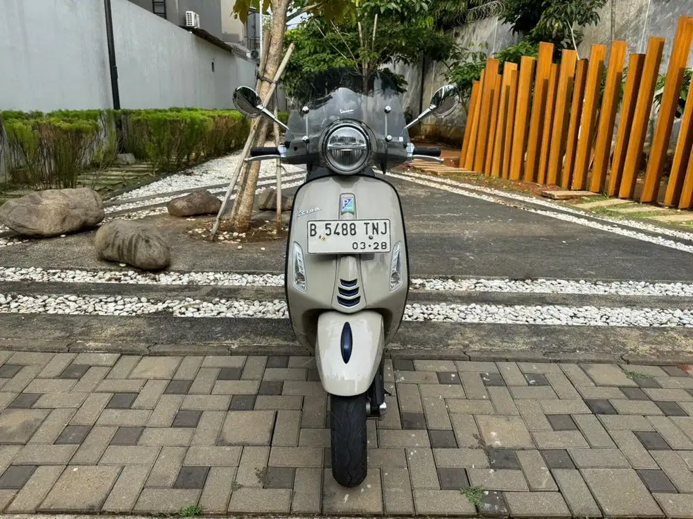 Vespa Primavera i-get 150 ABS 2022 (Beige)