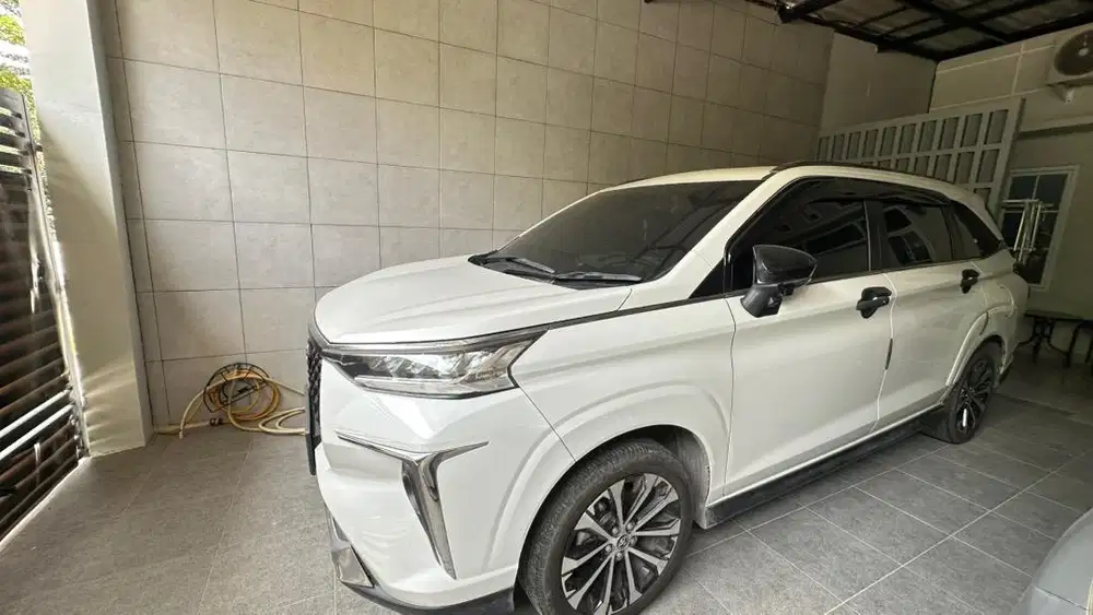 Veloz Q 1.5 Premium Color Putih Metalik KM Rendah Low KM