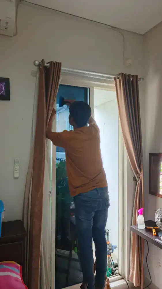 Sticker kaca film oneway perumahan stiker anti panas silau uv murah