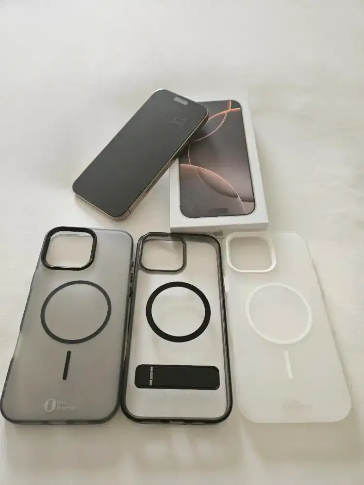 iPhone 16 Pro Max Desert Titanium 256GB