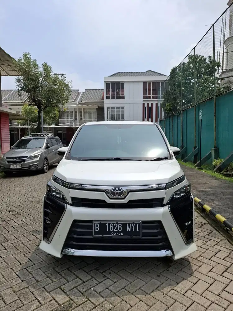 Toyota Voxy 2019 Bensin TERAWAT