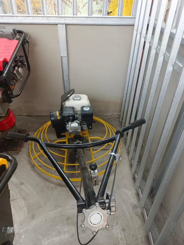 Sewa trowel penghalus cor