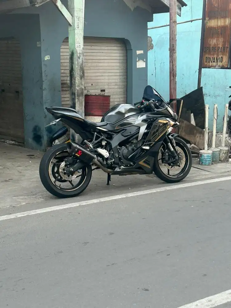 JUAL ZX25R 2021 ABU ABU COLOR