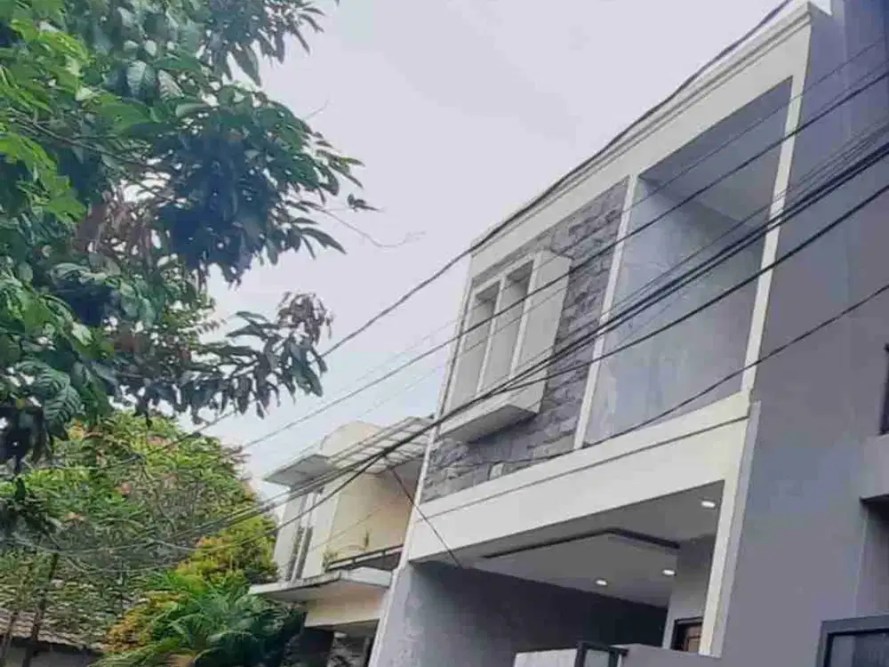 Dijual Rumah 2,5 Lantai Lingkungan Asri di Ciputat. Unfurnished