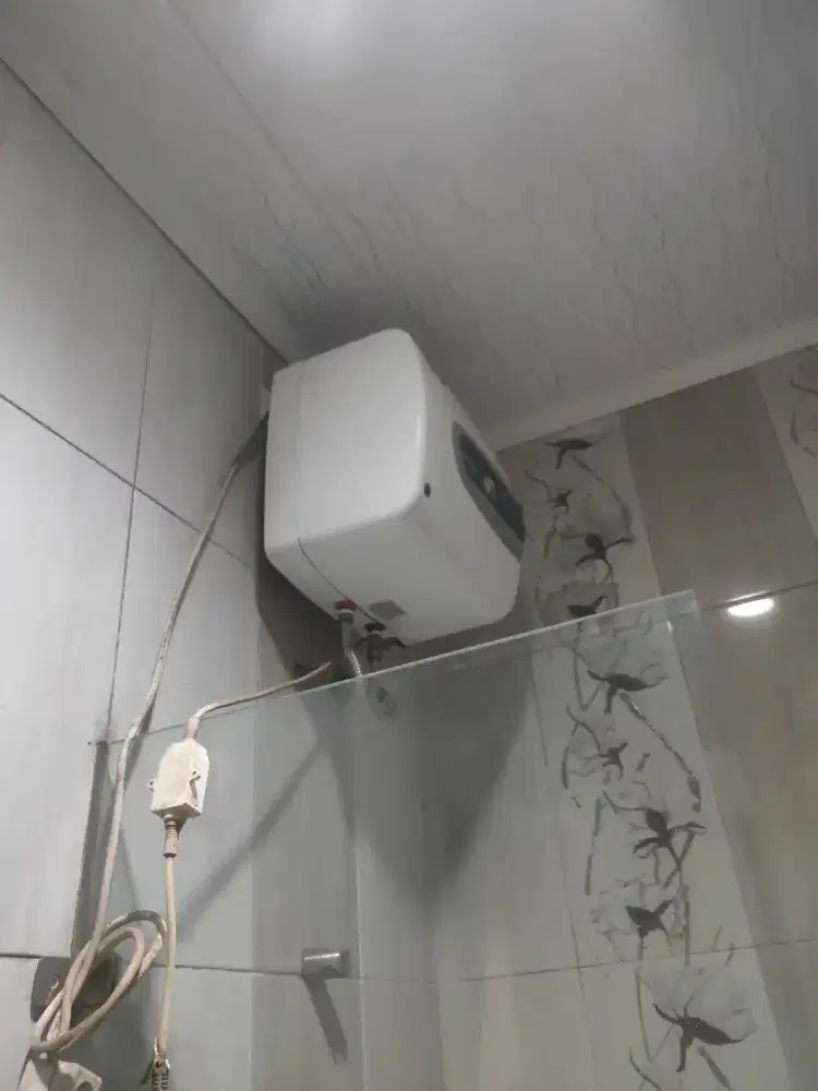 Pemanas air mandi second