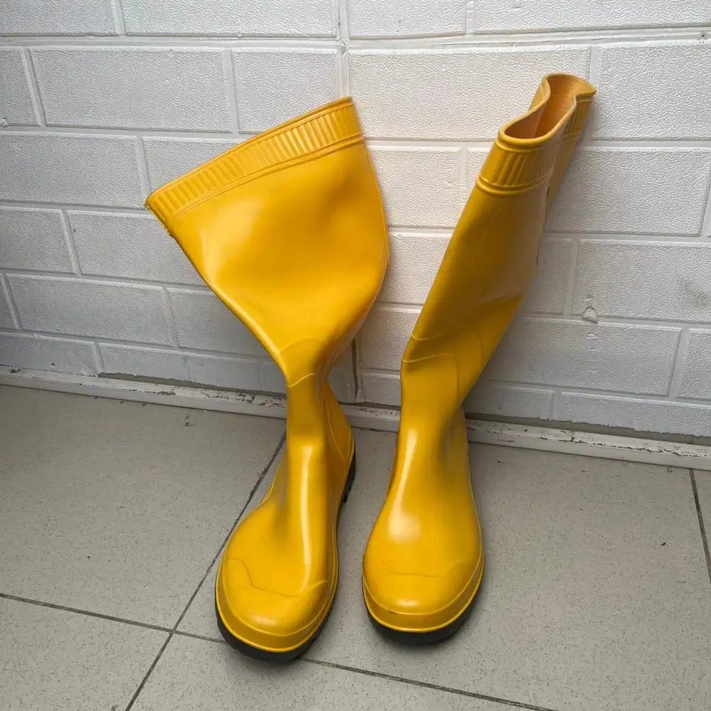 SEPATU BOOT KUNING TINGGI - BARU