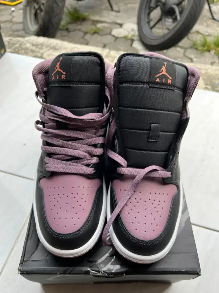 Nike Air Jordan Black sky orange Original Size 42 Like New Box Lengkap