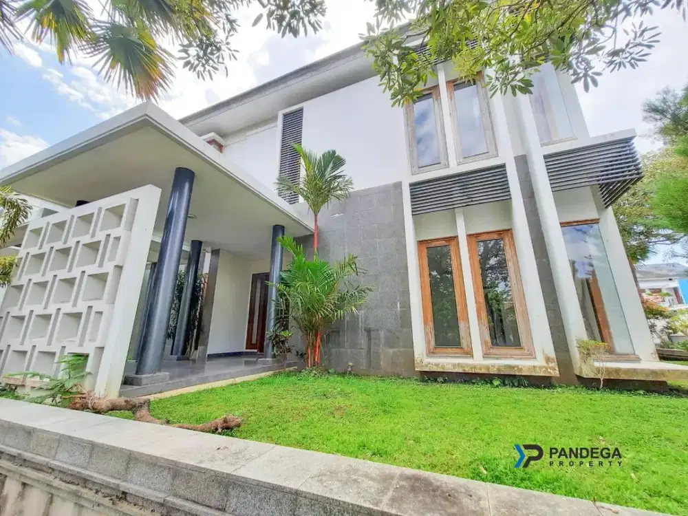 KOLAM RENANG Perumahan Bale Hinggil Rumah Mewah Jl Kaliurang Sleman Jogja Dekat UGM, Pogung, UII, Hyarta, Hyatt, Condongcatur Depok, ADA LIFT Pribadi