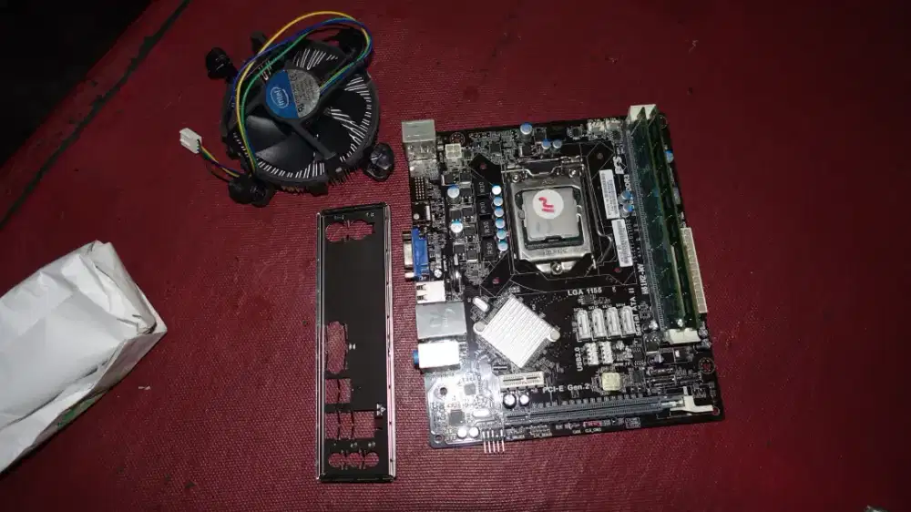 Mainboard 
h61h2 - mv DDR3 ram 4 GB
 Core i4