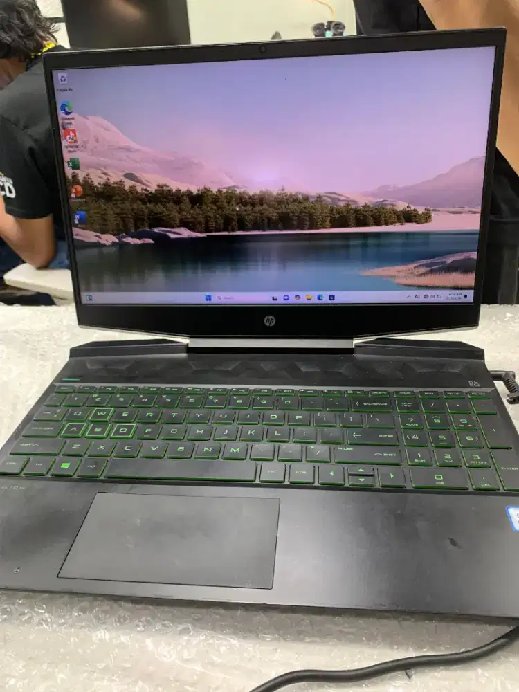 Laptop HP Pavilion Gaming 15-dk0xxx
Intel core i7-9750H
Ram 16gb