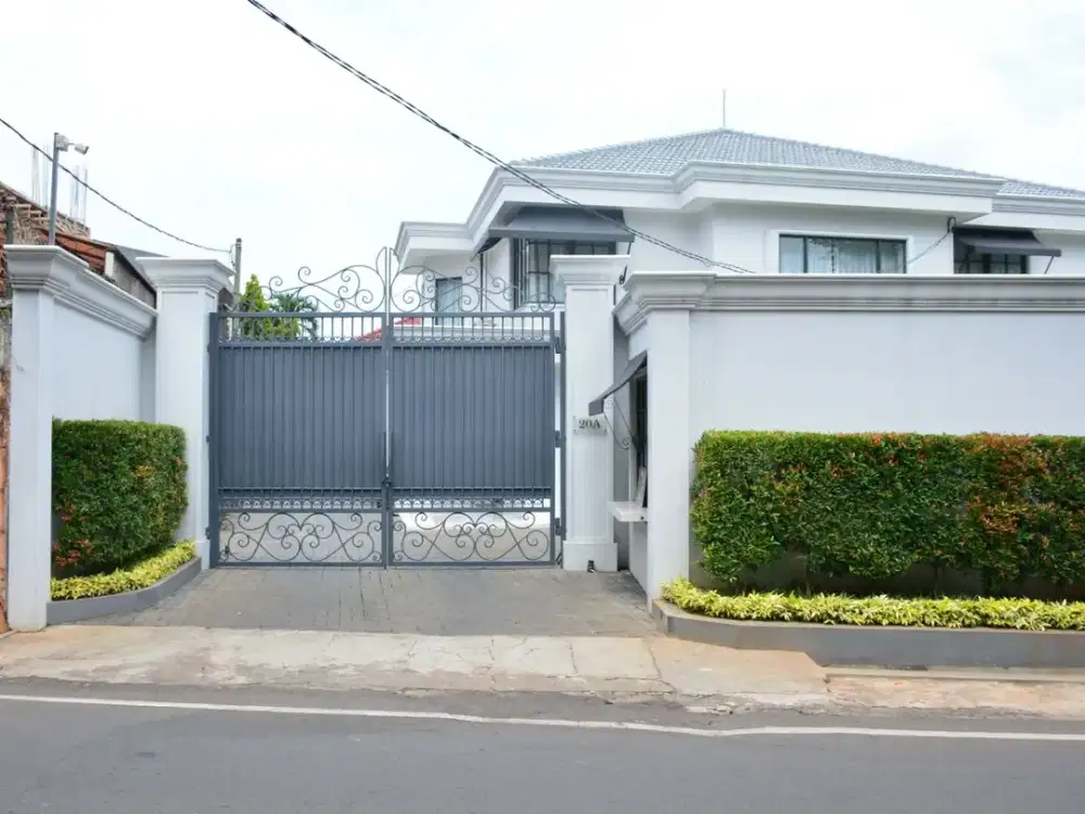 RUMAH MEWAH MURAH DIJUAL DI CIPETE PRIVATEPOOL MODERN