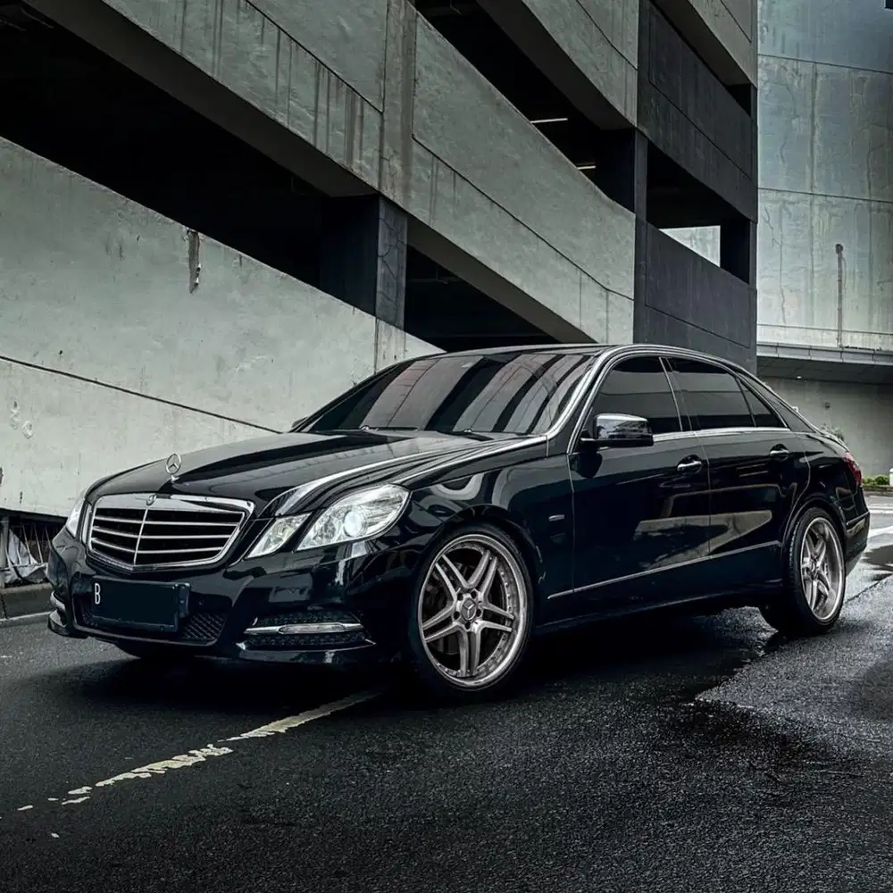 (CASH) Mercedes Benz E250 Avantgarde Facelift W212 2011