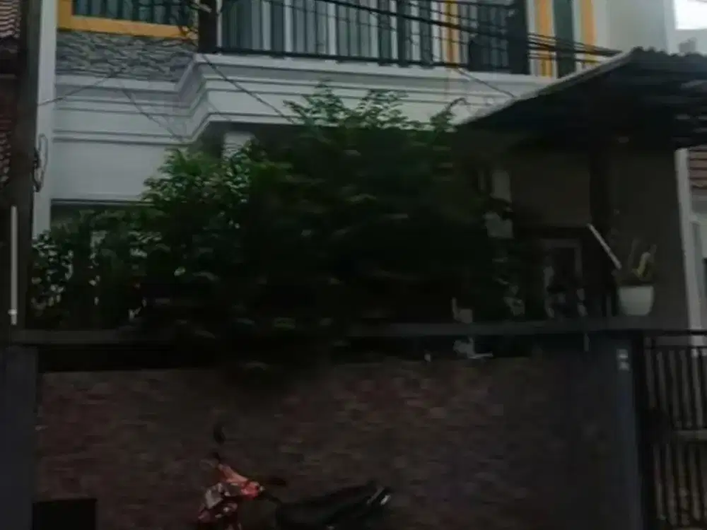 DIJUAL RUMAH CANTIK FULL RENOVASI DEPAN TAMAN JARANG ADA JUAL MURAH DI CITRA 3