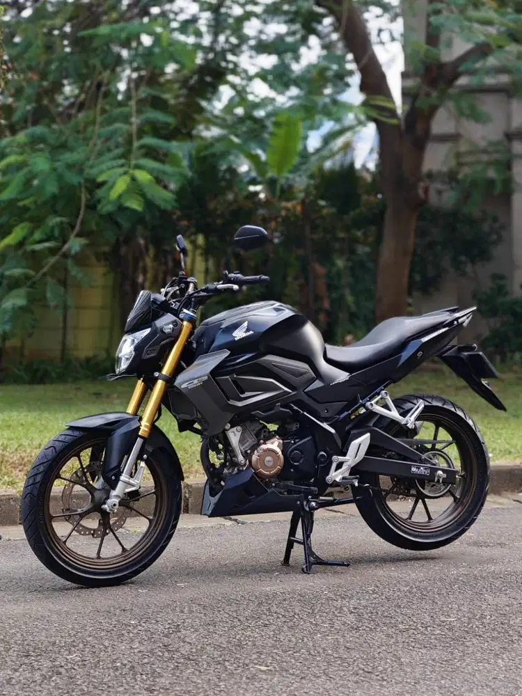 HONDA NEW CB150R 2022 HITAM KM 4K PAJAK HIDUP SUPER GRESS