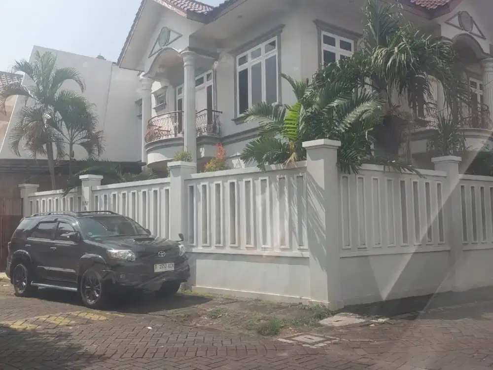 DIJUAL RUMAH HOOK BAGUS DAN RAPI HADAP TENGGARA AKSES JALAN UTAMA DI CITRA GARDEN 3