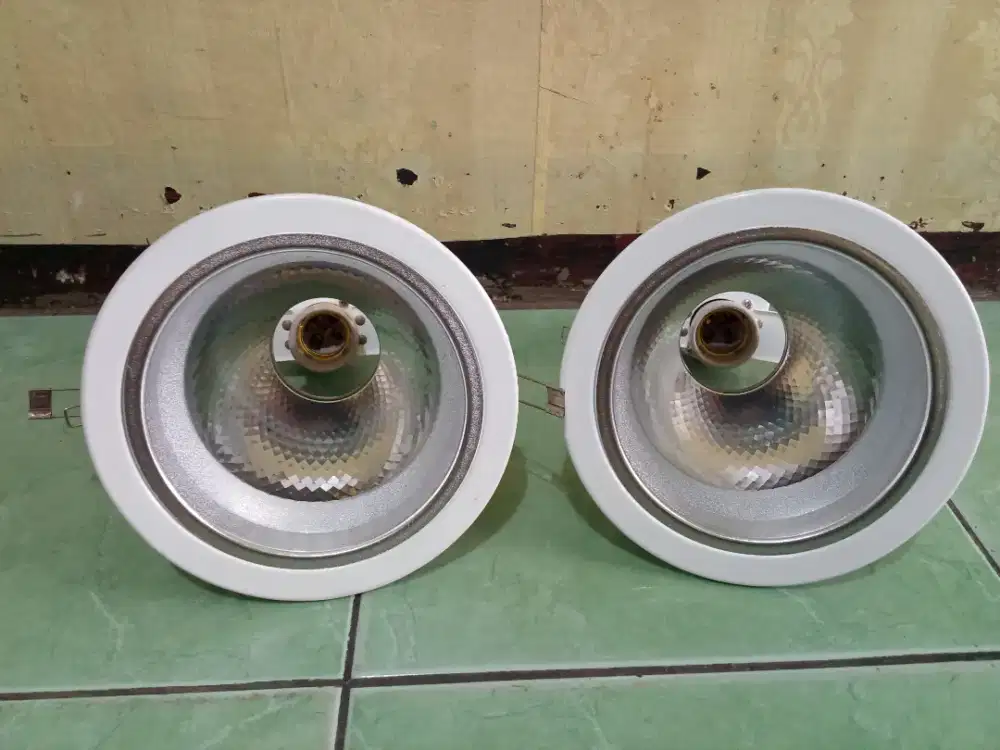 CUP LAMPU(2UNIT)MERK PHILIPS