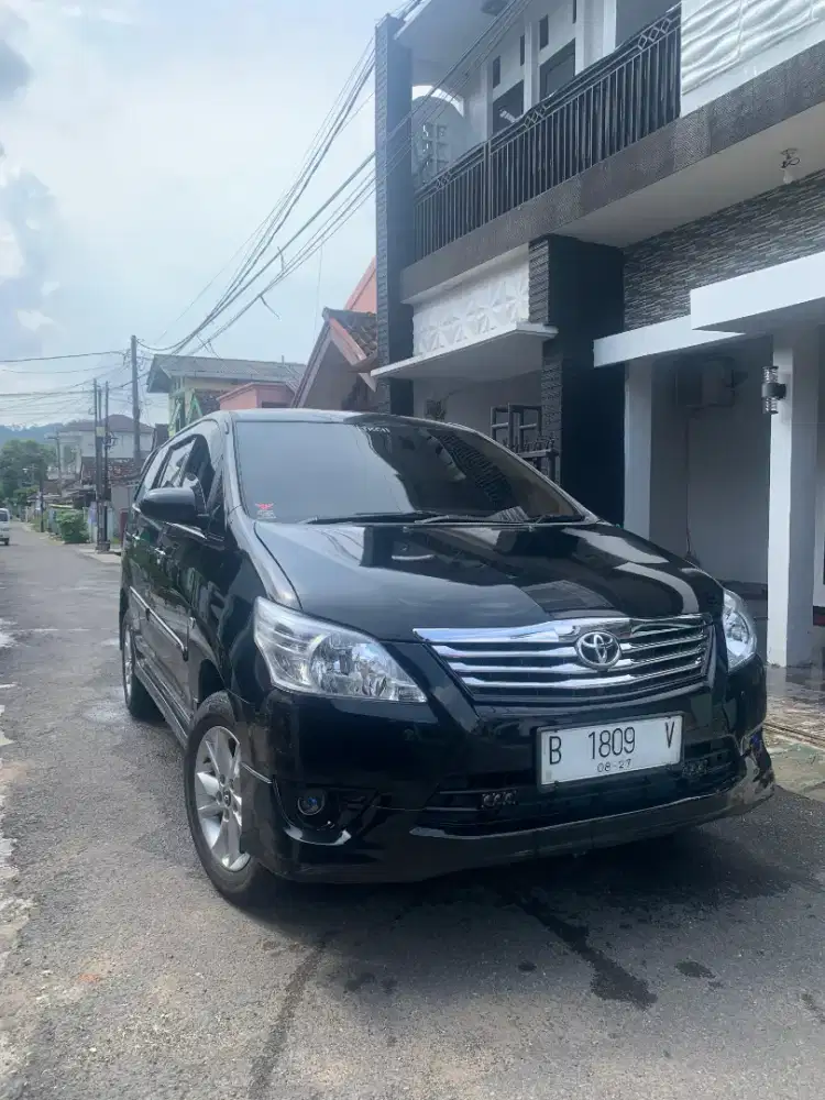 Inova G Luxury Matic bensin 2012