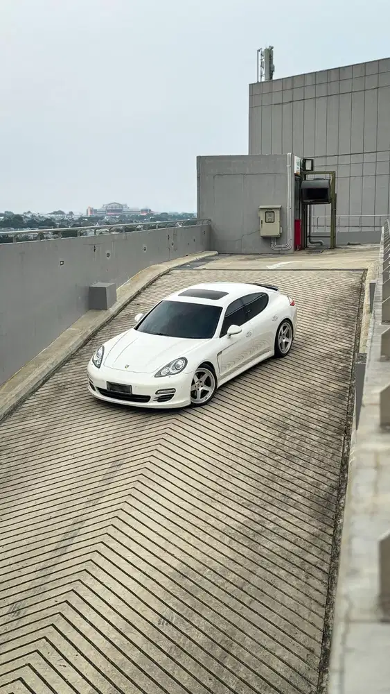 Porsche Panamera 3600 CC V6 Nik 2011 pemakaian 2012