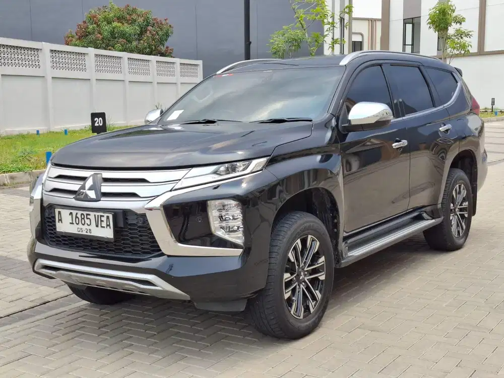 PAJERO DAKAR AT 2023 KM 20RB HITAM