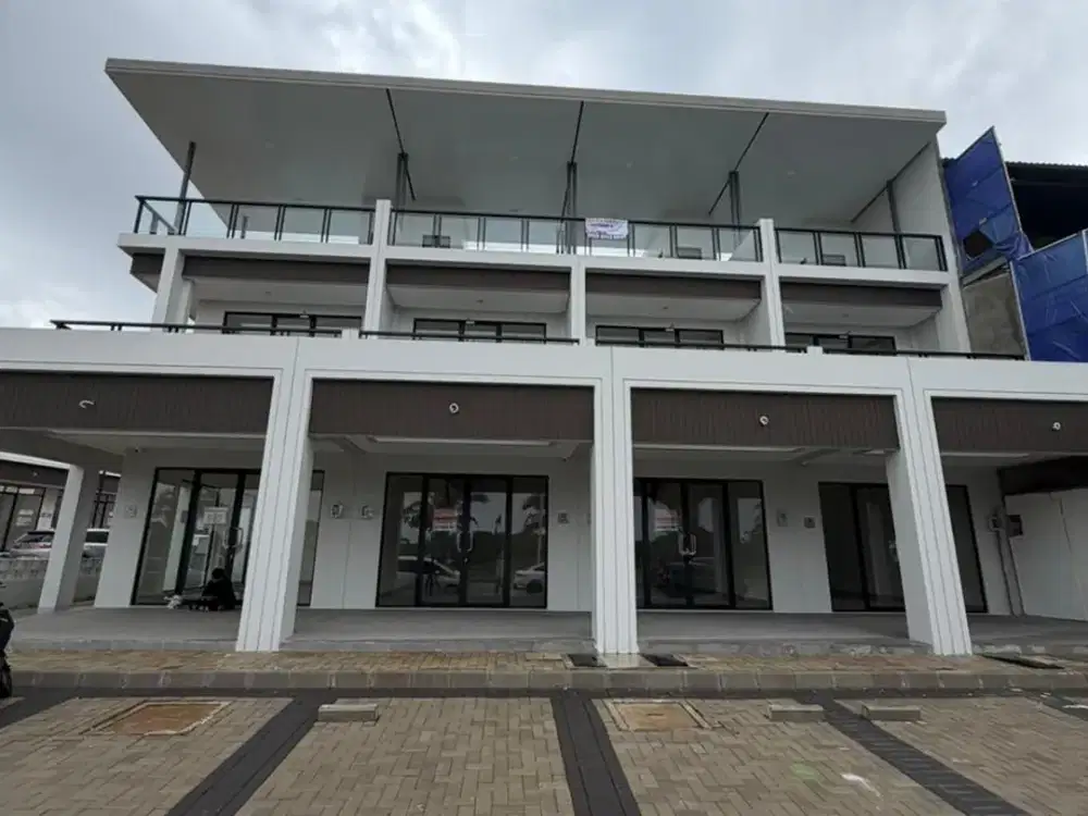 Langka Ruko Baru 3 Lantai Tipe Hoek Ada Balkon View Danau Dekat Kawasan Kuliner dan Pendidikan di Sorrento Grande East Gading Serpong