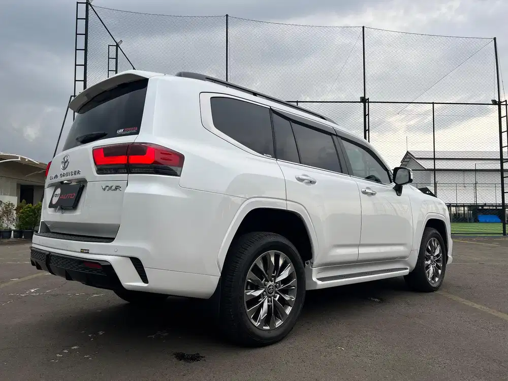 TOYOTA Land Cruiser VXR 300 4x4 2025