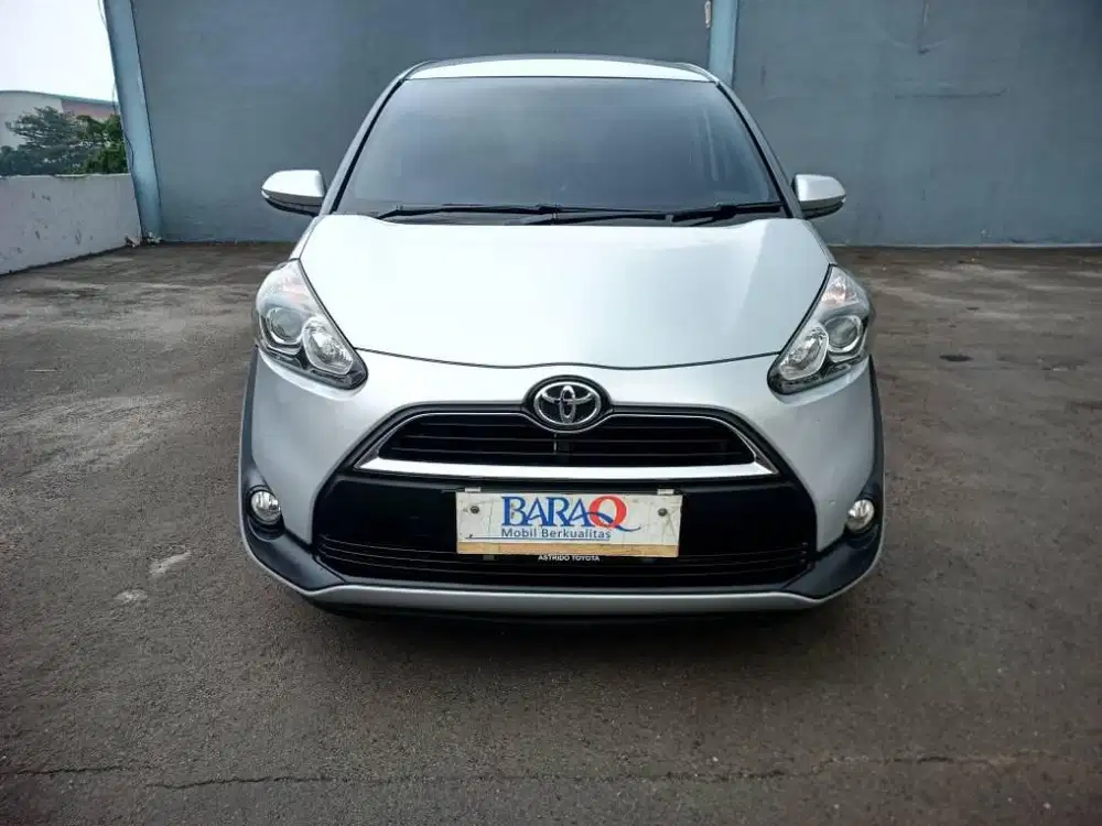 2018 SIENTA TYPE V 1.5 SILVER