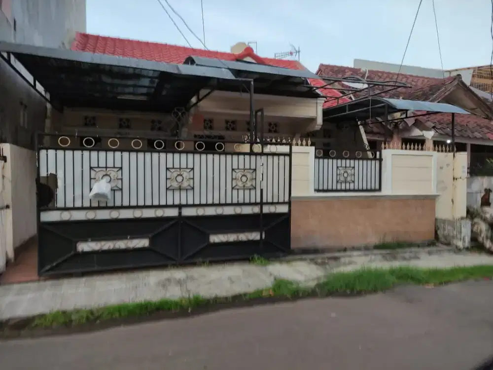 DIJUAL RUMAH BESAR HADAP UTARA JALAN LEBAR JUAL MURAH DI BAWAH NJOP DI CITRA 1