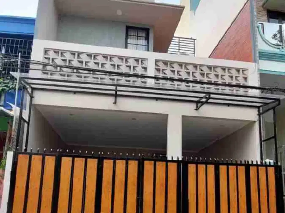 Jual Rumah Siap Huni Furnish 
Komplek Pelindo
Cilincing,  Jakarta Utara