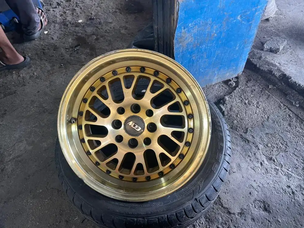 VELG CCW R15 PCD 4 ET 30 Lebar 8,5