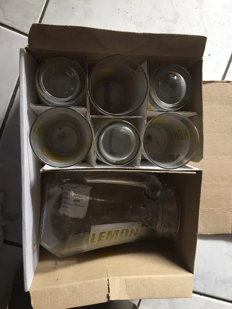 Teko dan gelas kaca 1 set