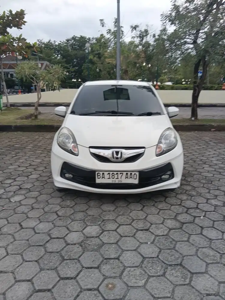 Hidup dengan mobil yg bagus dan baik.