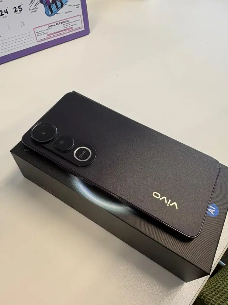 Handphone Vivo V50 Lite 5G RAM 16 GB 256 GB