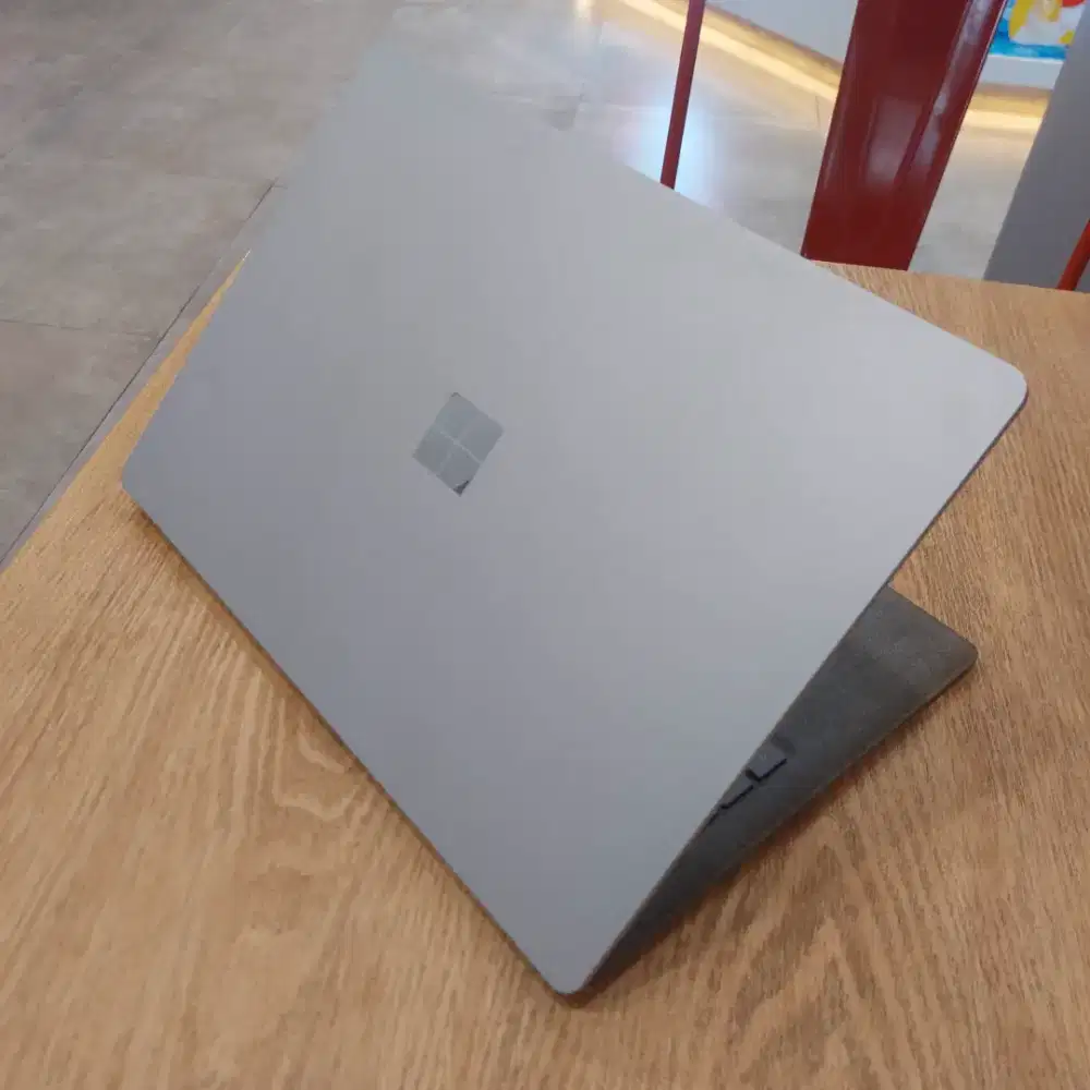 Surface laptop 2 touchscreen